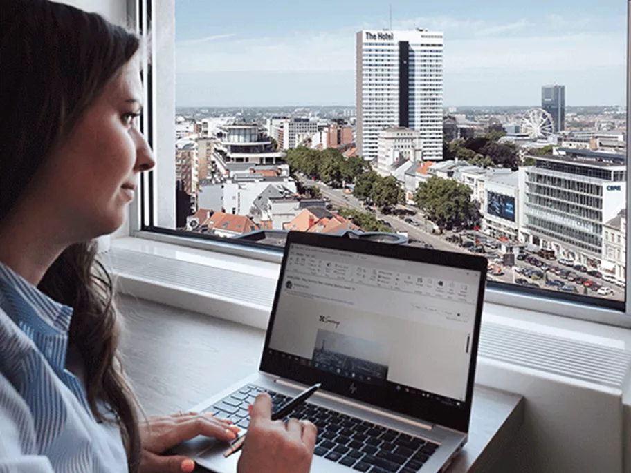 Serviced office with city views at Servcorp Brussels—workspaces designed for focus, flexibility, and stunning panoramas